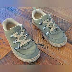 OshKosh B'Gosh Shoe, Size 1 Medium